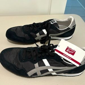 Brand new with tags (no box). D109K US 11.5 M